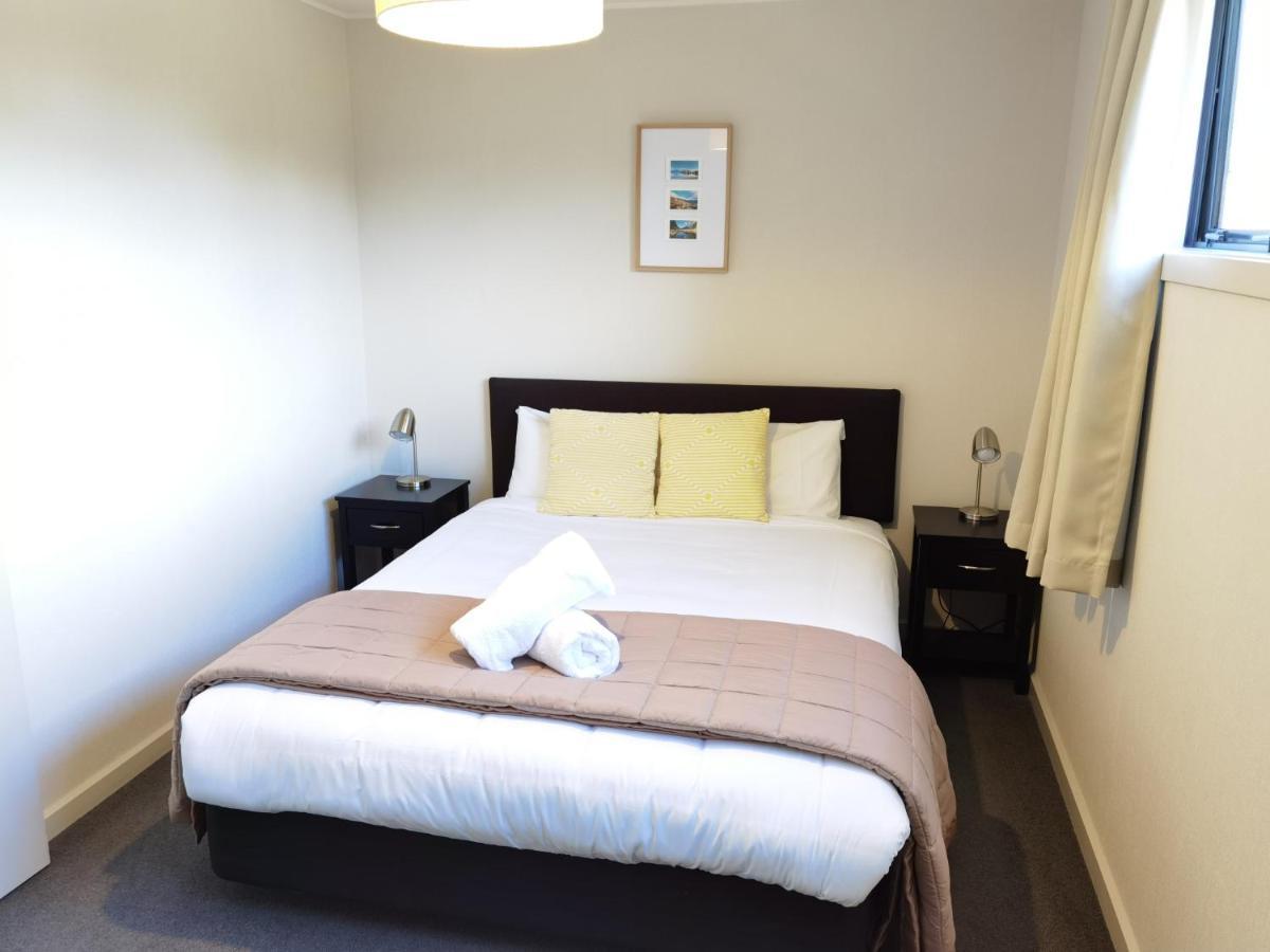 Milford Road Apartments Те-Анау Екстер'єр фото