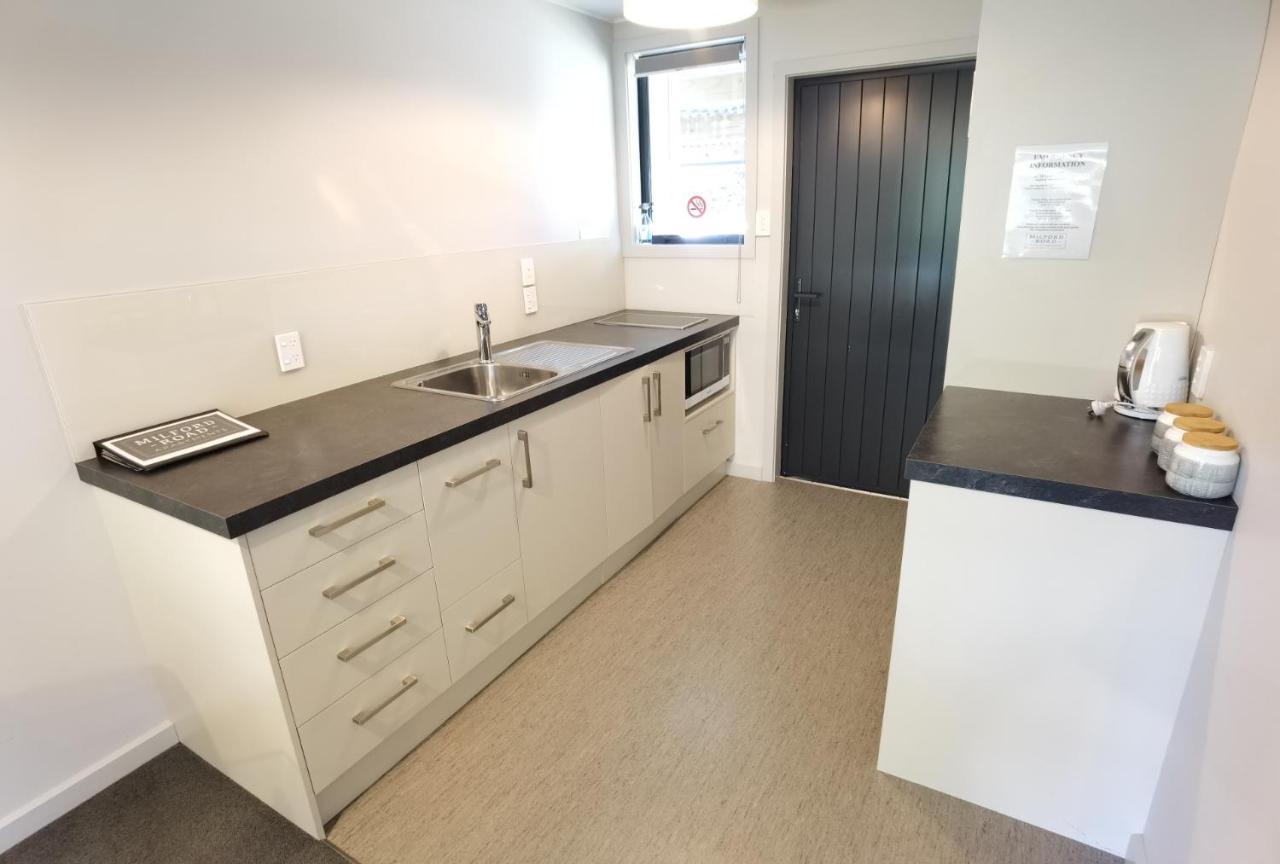 Milford Road Apartments Те-Анау Екстер'єр фото